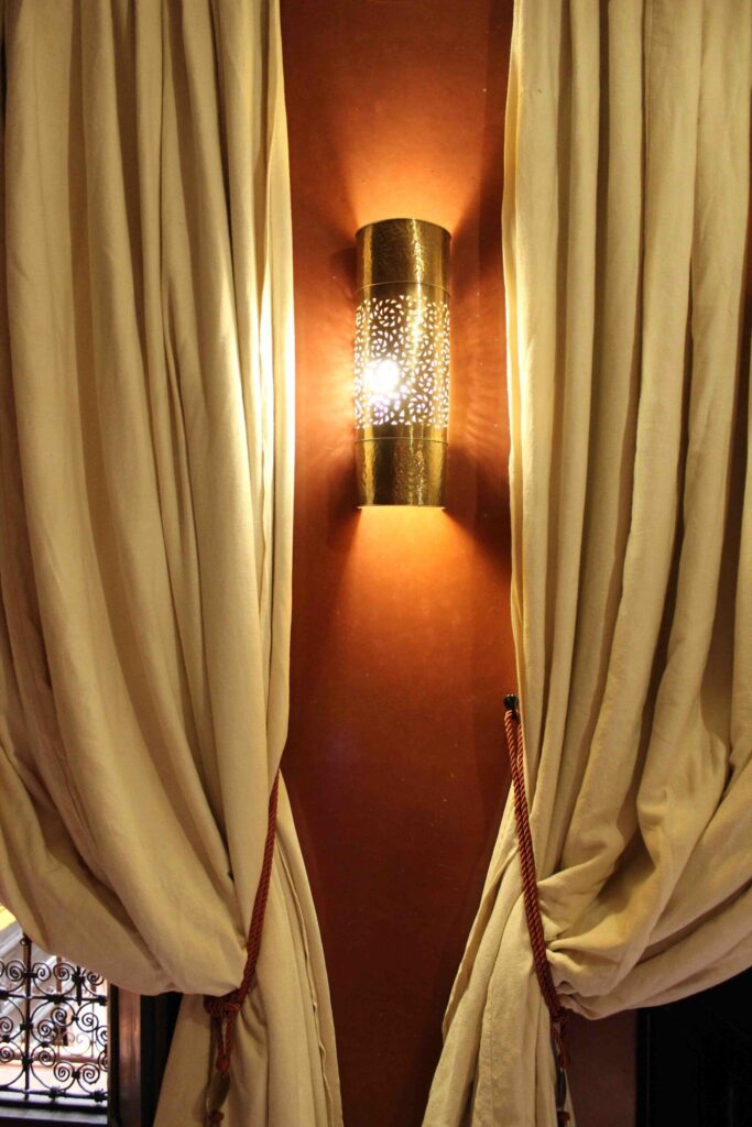 chambre-superieure-riad-a-marrakech-copie-scaled